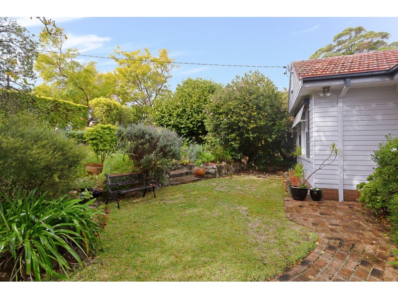16 Victoria Crescent, New Lambton Heights NSW 2305