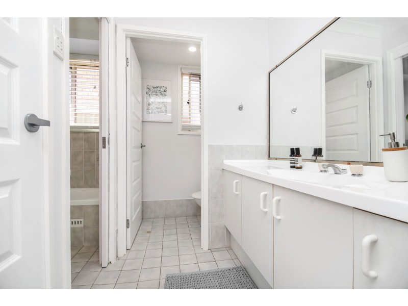 8 Nerang Place, Belmont NSW 2280