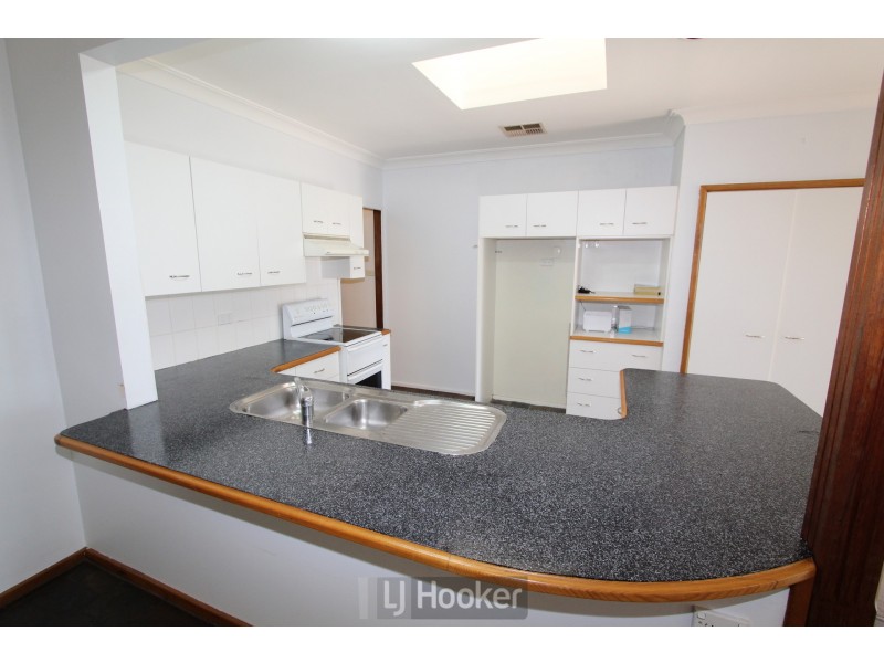 64 Victor Avenue, Valentine NSW 2280