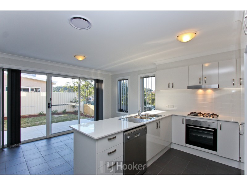 12/247 Warners Bay Road, Mount Hutton NSW 2290