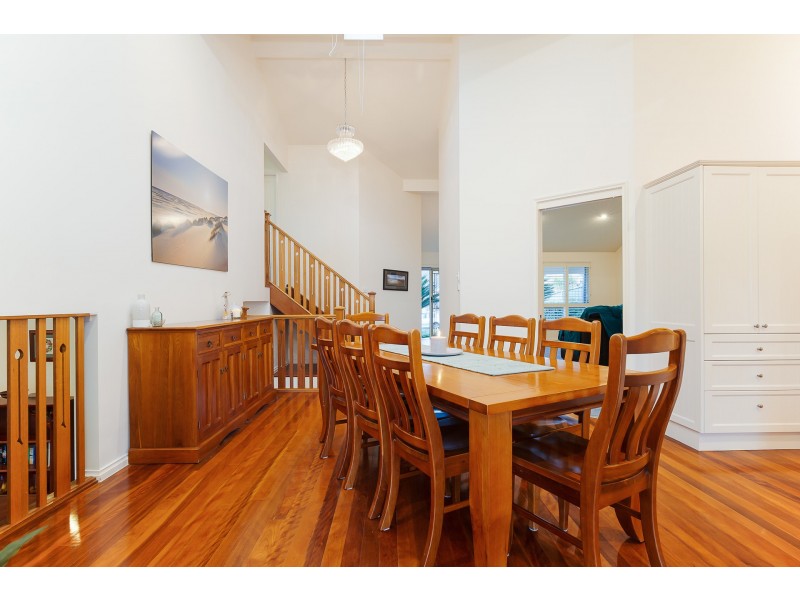 4 Hume Close, Macquarie Hills NSW 2285