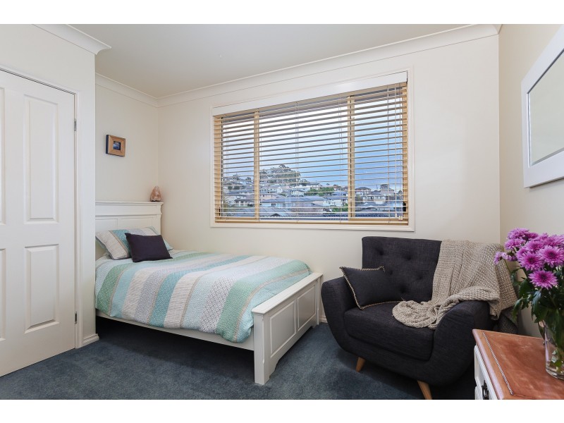 4 Hume Close, Macquarie Hills NSW 2285