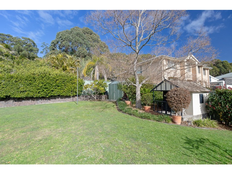 4 Hume Close, Macquarie Hills NSW 2285