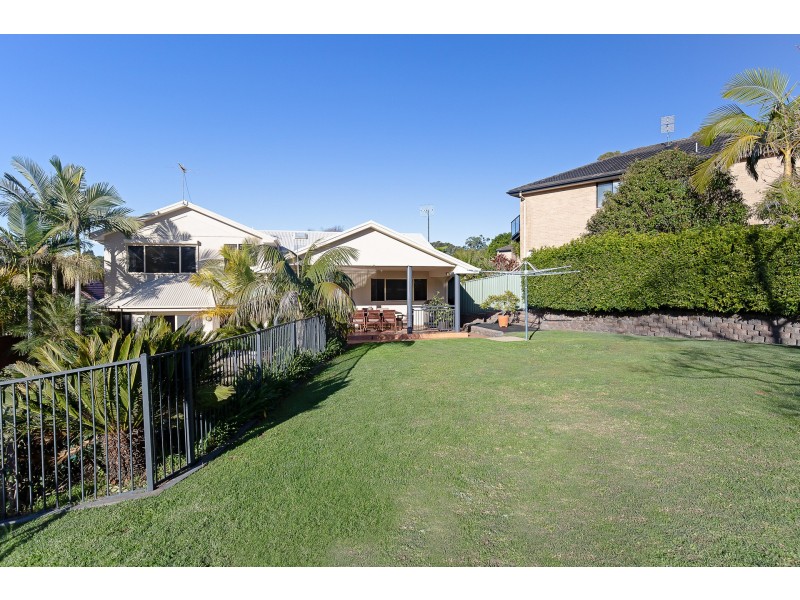 4 Hume Close, Macquarie Hills NSW 2285