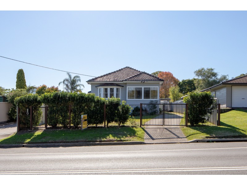 98a Croudace Road, Elermore Vale NSW 2287