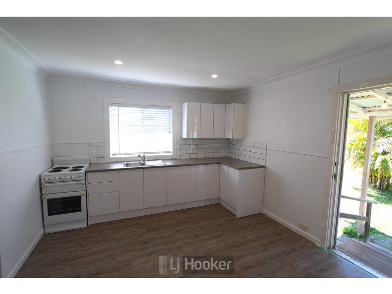 2/18 Haddon Crescent, Marks Point NSW 2280