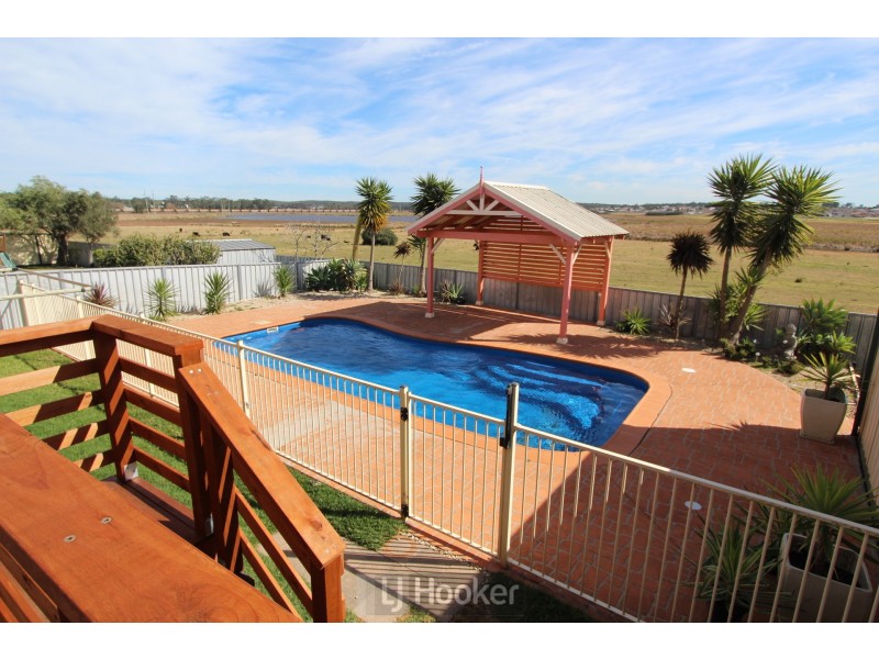 8 Waterbush Crescent, Woodberry NSW 2322