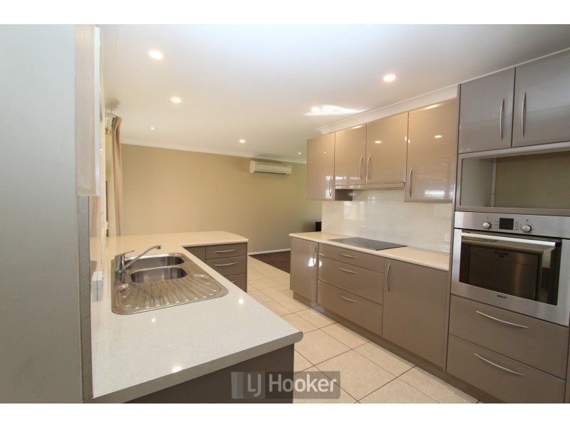 8 Waterbush Crescent, Woodberry NSW 2322