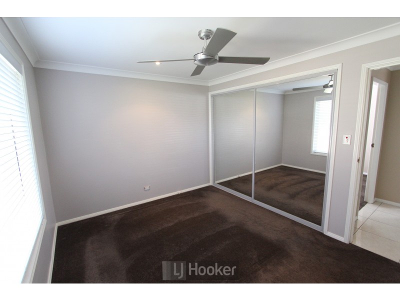 8 Waterbush Crescent, Woodberry NSW 2322