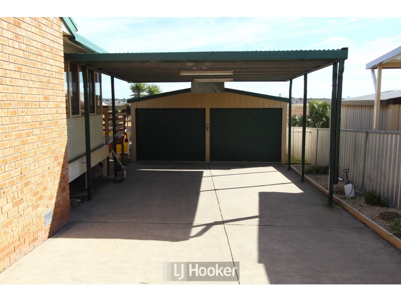 8 Waterbush Crescent, Woodberry NSW 2322
