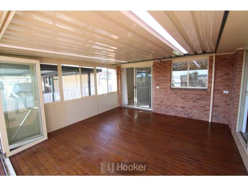 8 Waterbush Crescent, Woodberry NSW 2322