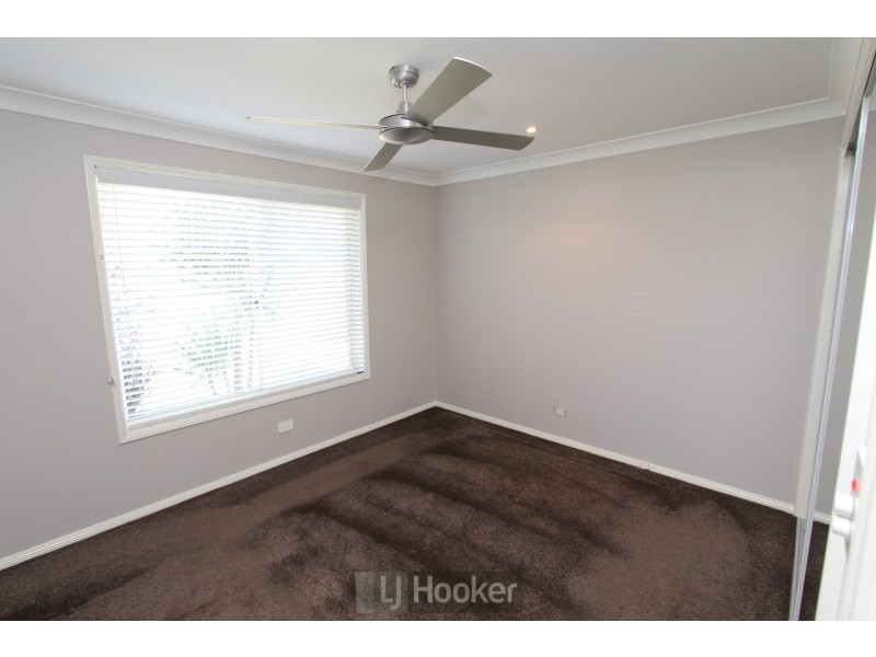 8 Waterbush Crescent, Woodberry NSW 2322