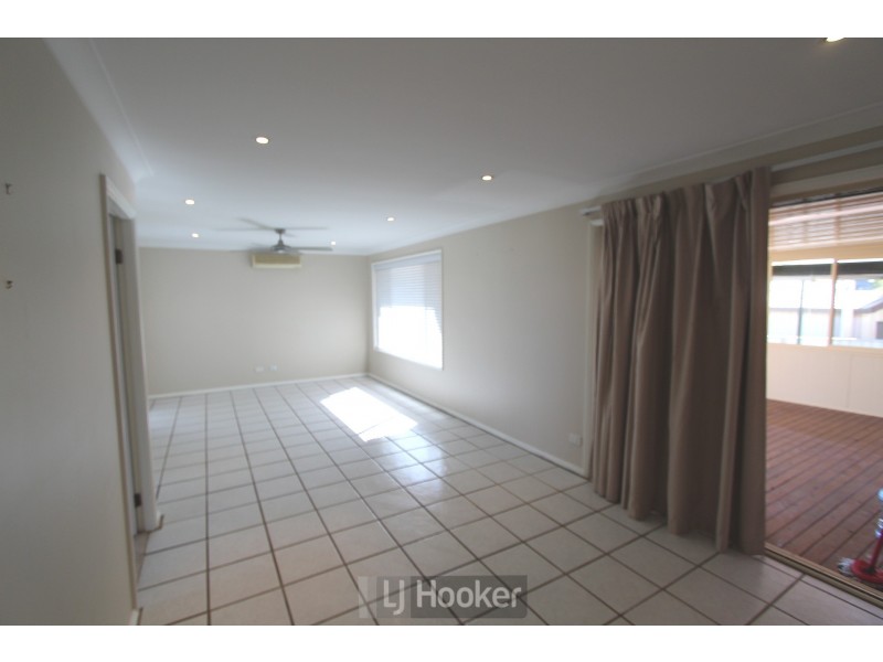 8 Waterbush Crescent, Woodberry NSW 2322