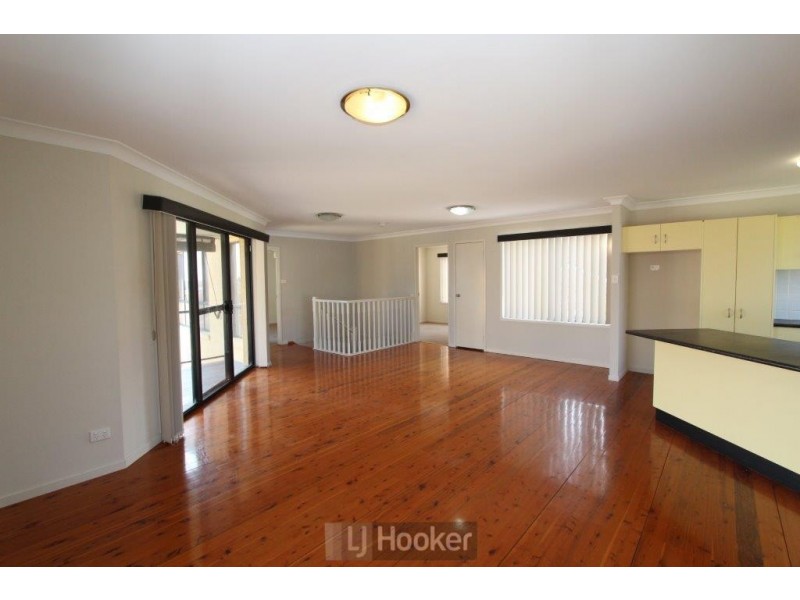 69 Geraldton Drive, Redhead NSW 2290