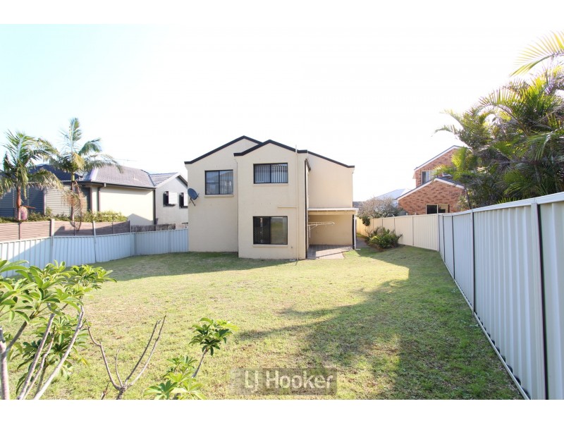 69 Geraldton Drive, Redhead NSW 2290