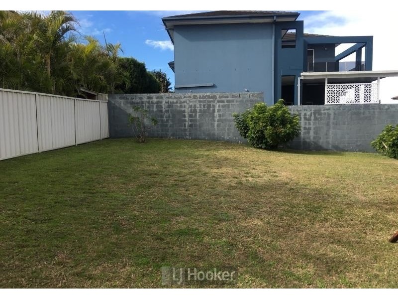 69 Geraldton Drive, Redhead NSW 2290