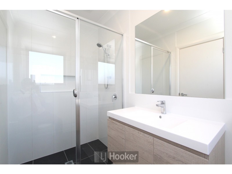 2 Windross Drive, Warners Bay NSW 2282