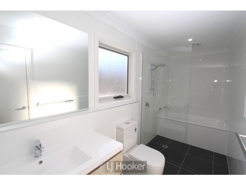 2 Windross Drive, Warners Bay NSW 2282