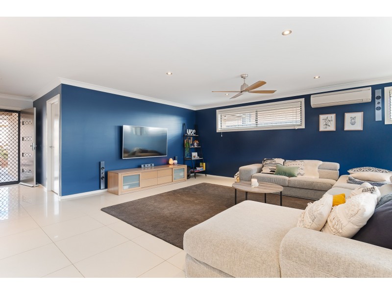 52 Dalmeny Drive, Macquarie Hills NSW 2285