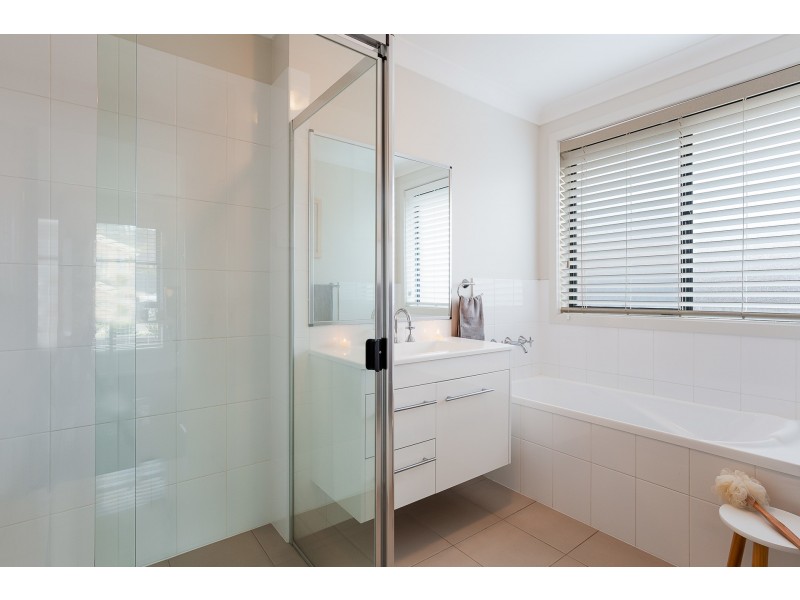 52 Dalmeny Drive, Macquarie Hills NSW 2285