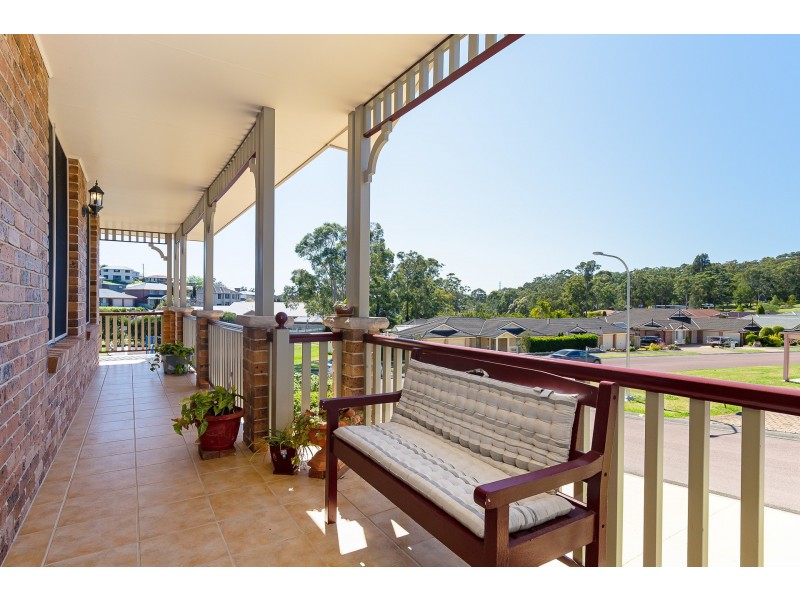 2 Hume Close, Macquarie Hills NSW 2285