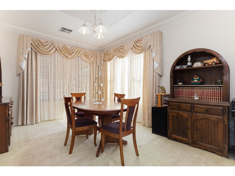 2 Hume Close, Macquarie Hills NSW 2285