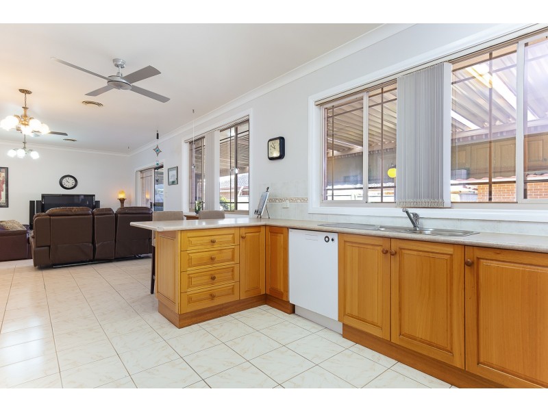 2 Hume Close, Macquarie Hills NSW 2285