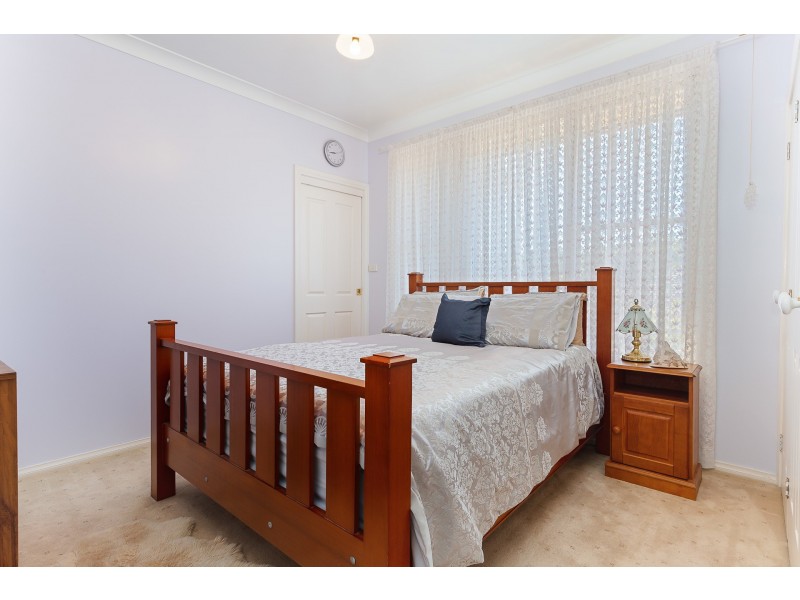 2 Hume Close, Macquarie Hills NSW 2285