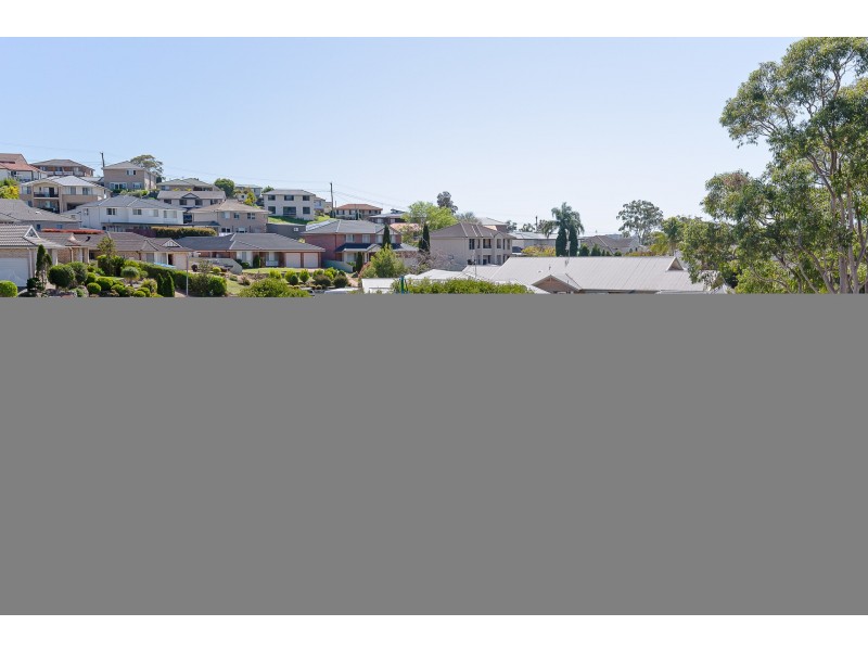 2 Hume Close, Macquarie Hills NSW 2285