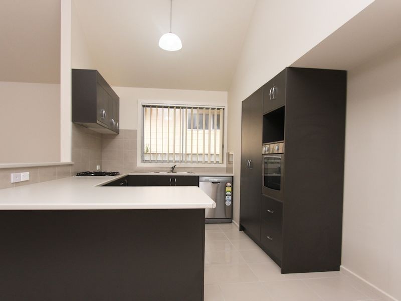 10 Melton Place, Croudace Bay NSW 2280