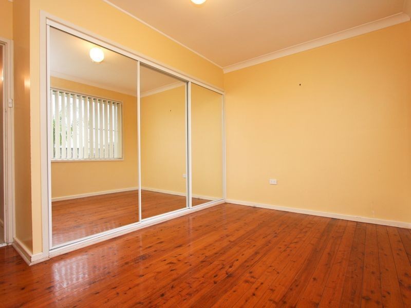 10 Melton Place, Croudace Bay NSW 2280