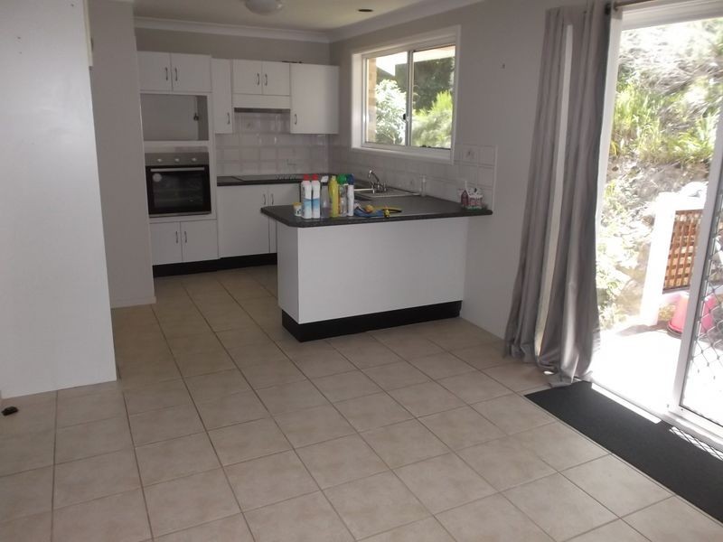73 Alkrington Avenue, Fishing Point NSW 2283