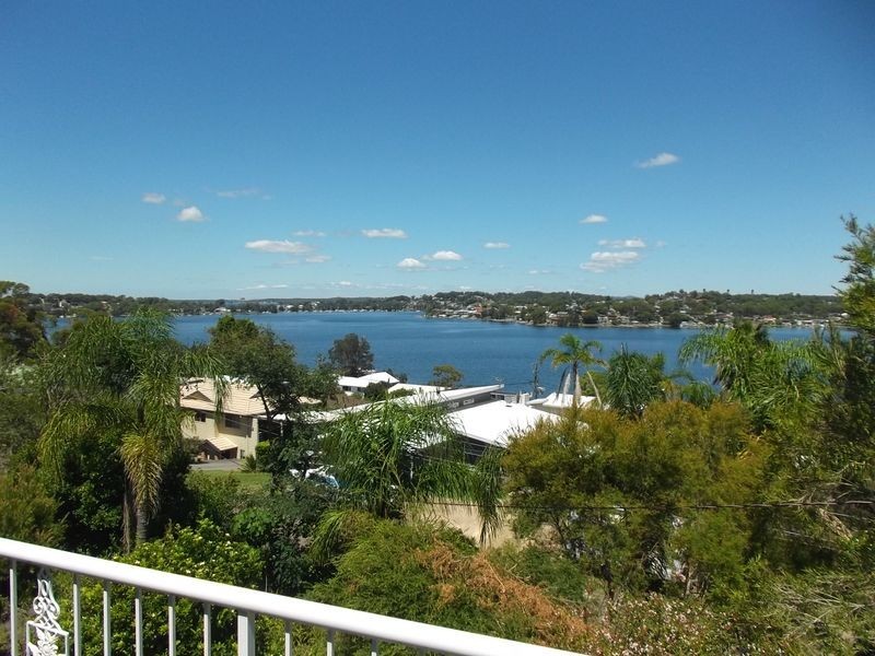 73 Alkrington Avenue, Fishing Point NSW 2283