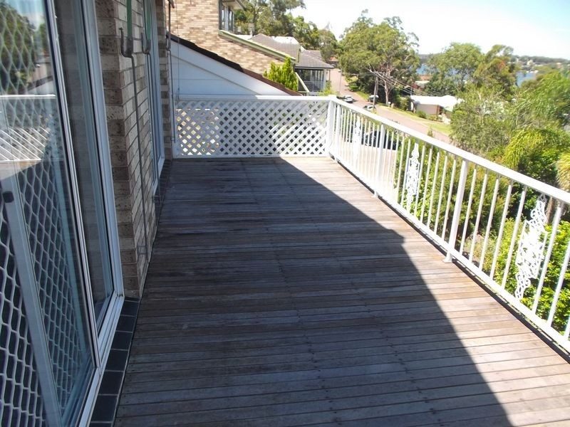 73 Alkrington Avenue, Fishing Point NSW 2283