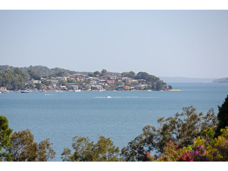 12 Berkeley Street, Speers Point NSW 2284