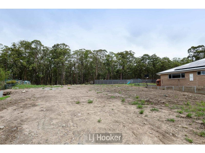 8 Hideaway Circuit, Fletcher NSW 2287