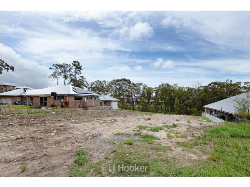 8 Hideaway Circuit, Fletcher NSW 2287