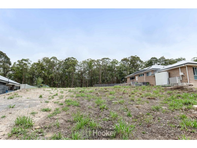 8 Hideaway Circuit, Fletcher NSW 2287