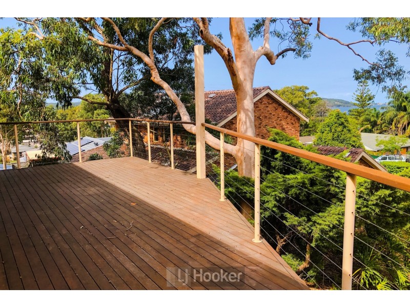 4 Kembla Close, Toronto NSW 2283