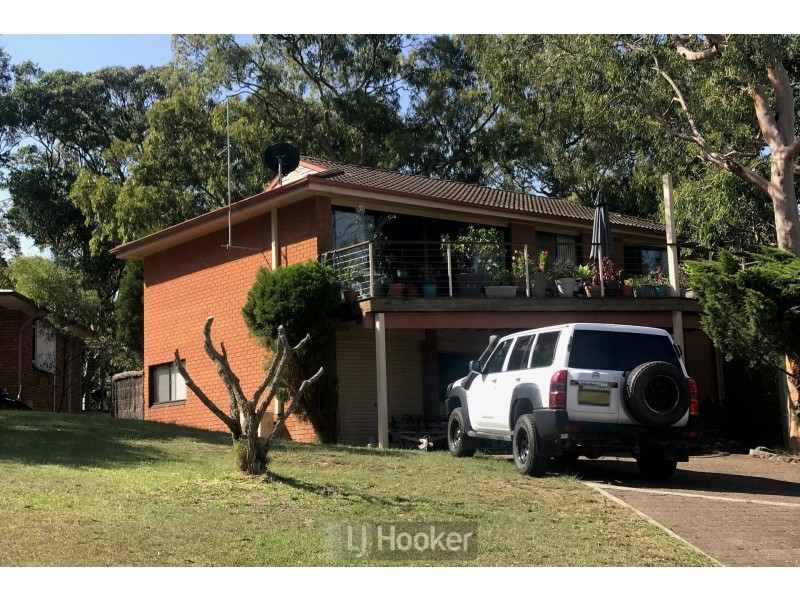 4 Kembla Close, Toronto NSW 2283