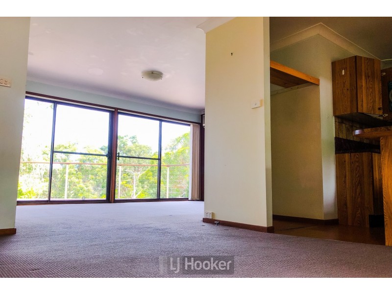 4 Kembla Close, Toronto NSW 2283