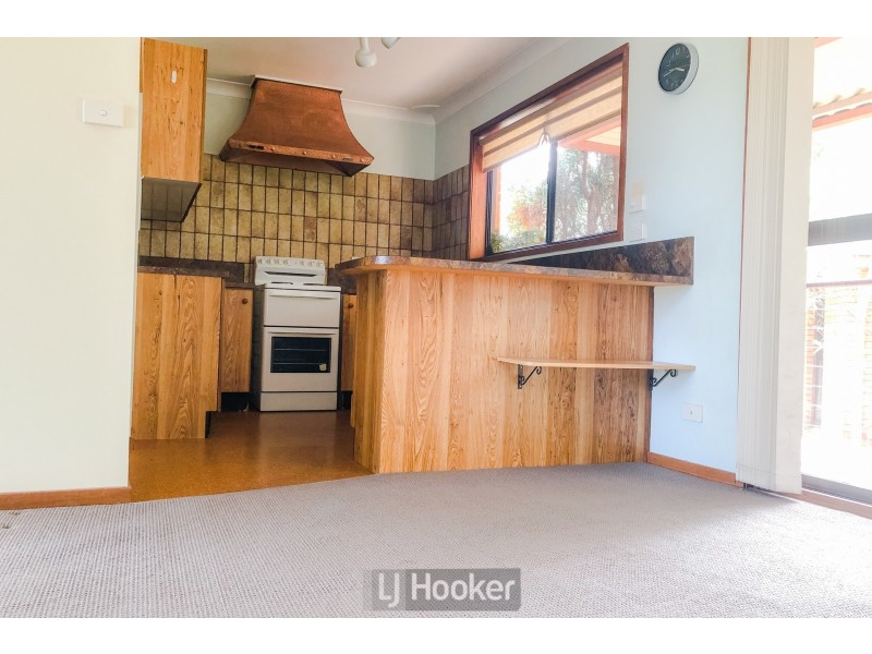 4 Kembla Close, Toronto NSW 2283