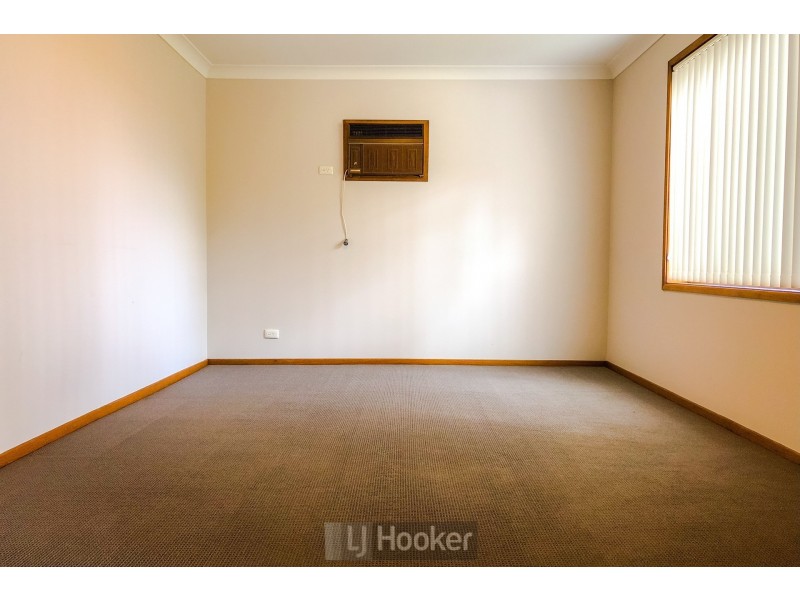 4 Kembla Close, Toronto NSW 2283