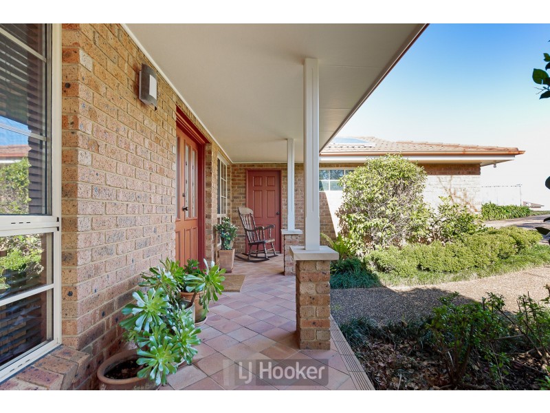 4 Honister Close, Lakelands NSW 2282