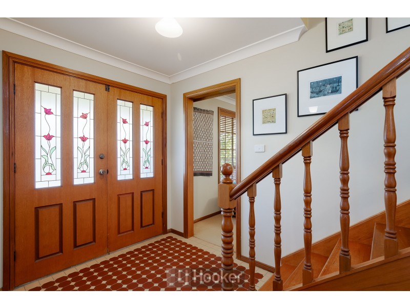 4 Honister Close, Lakelands NSW 2282