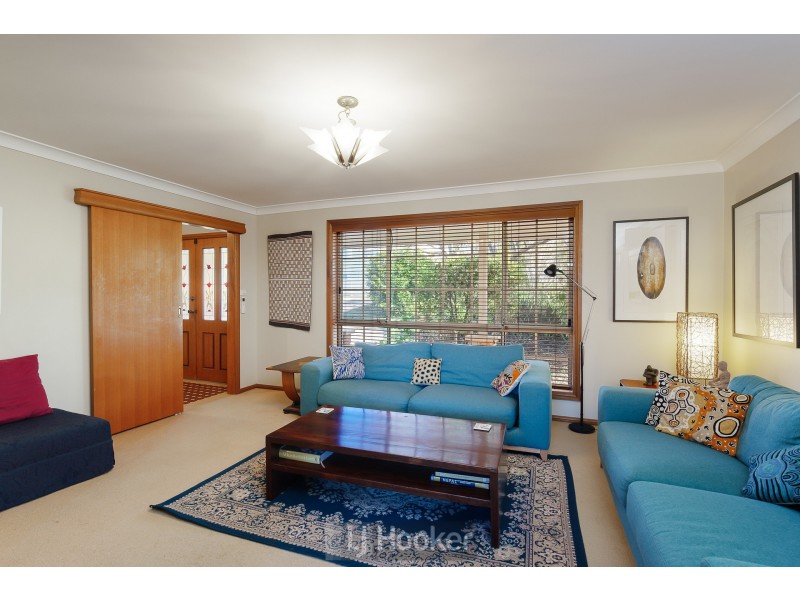 4 Honister Close, Lakelands NSW 2282