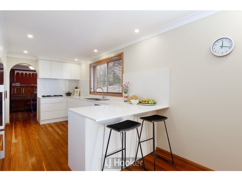 4 Honister Close, Lakelands NSW 2282