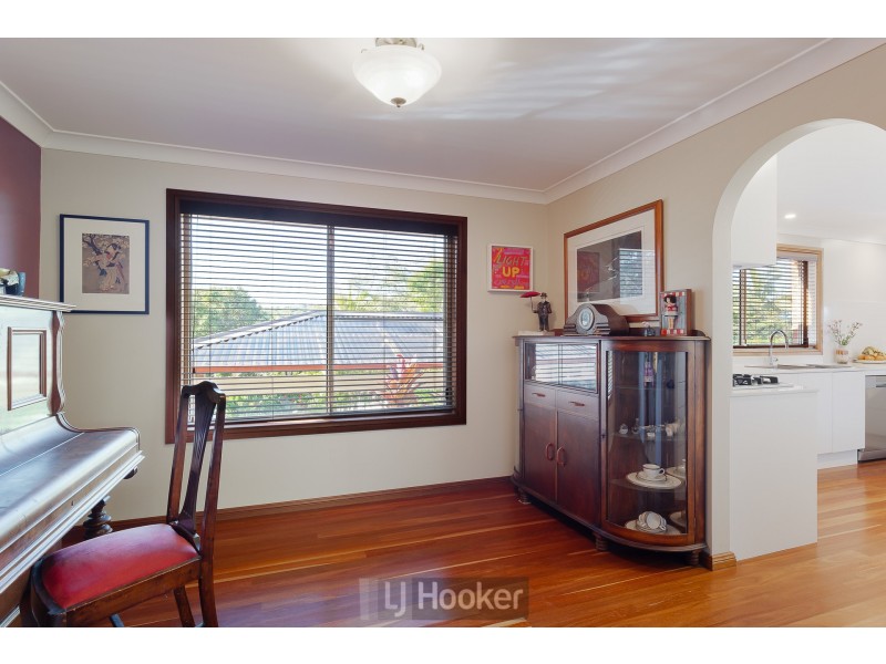 4 Honister Close, Lakelands NSW 2282