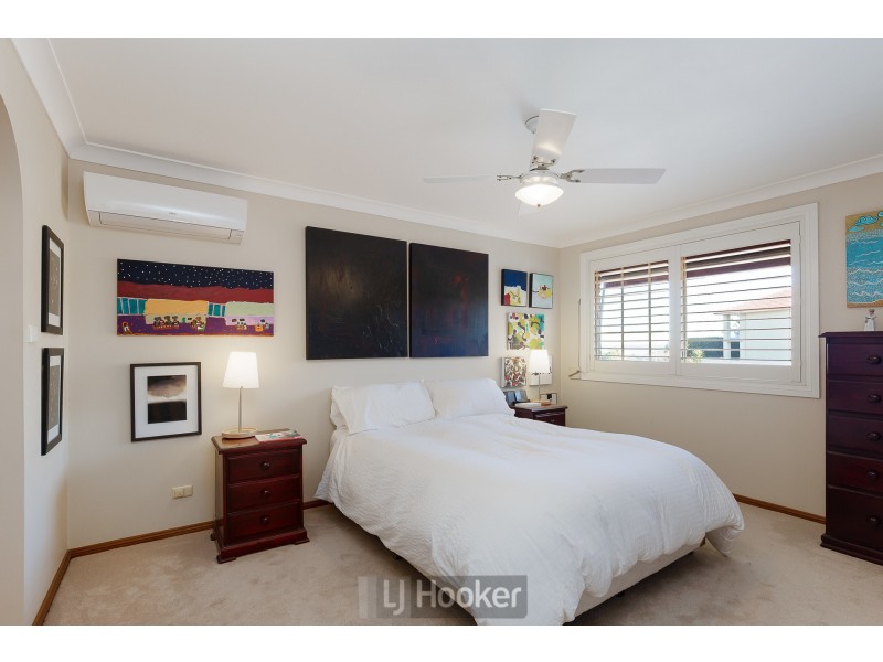 4 Honister Close, Lakelands NSW 2282