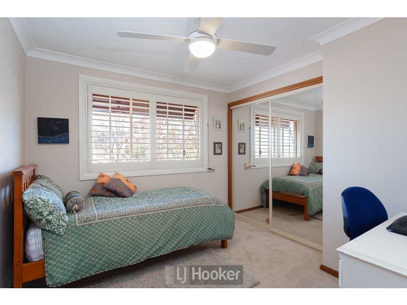 4 Honister Close, Lakelands NSW 2282